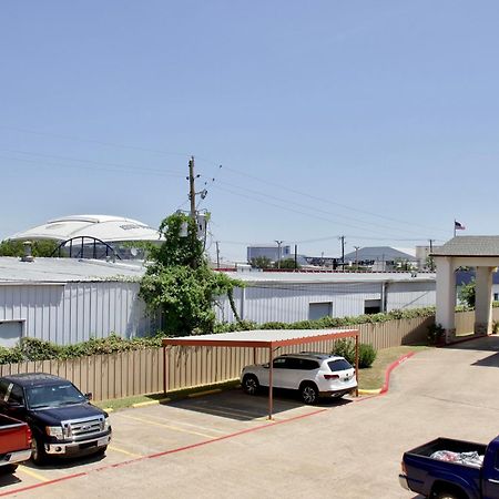 Executive Inn Of Arlington, Near At&T Stadium Bagian luar foto