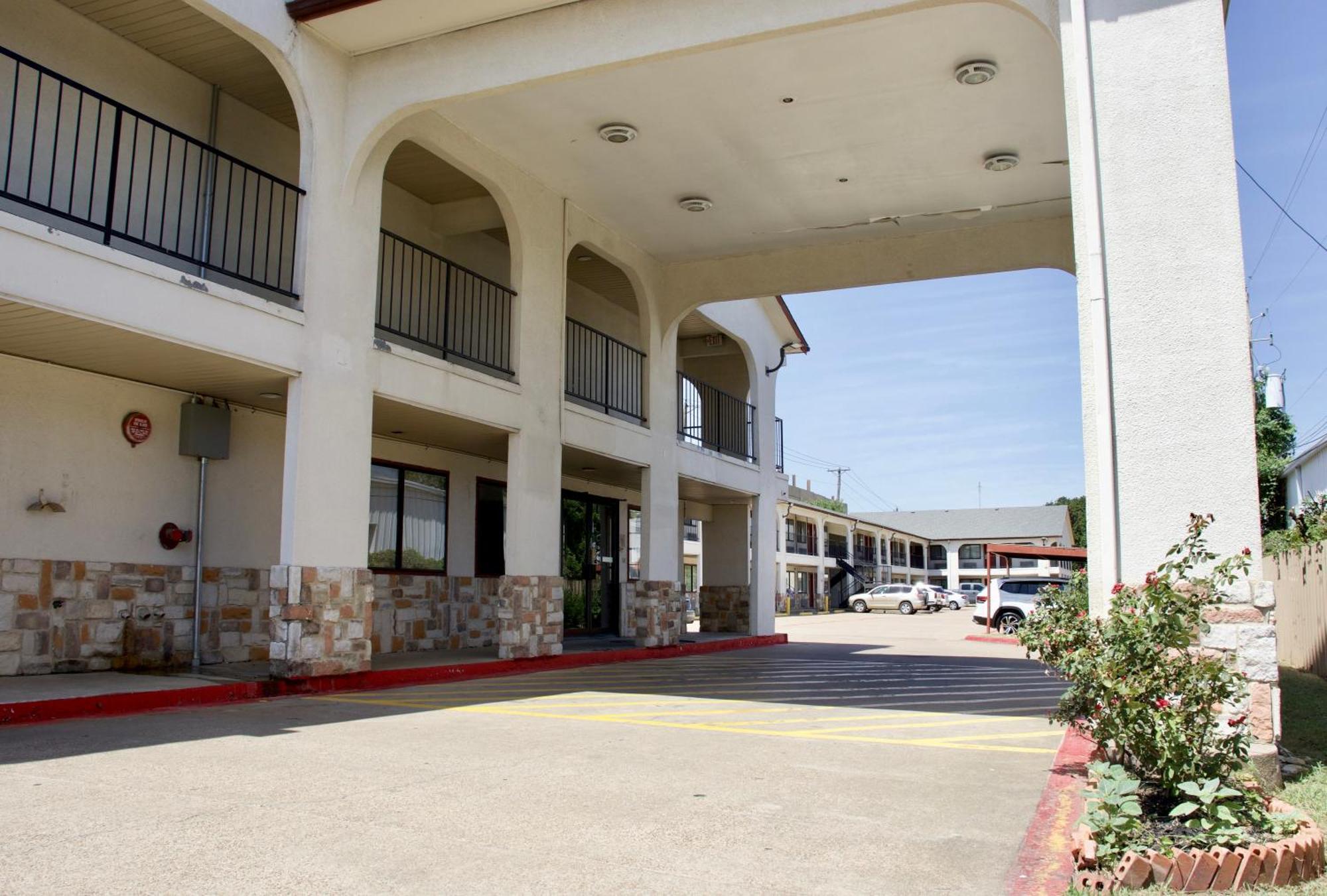Executive Inn Of Arlington, Near At&T Stadium Bagian luar foto