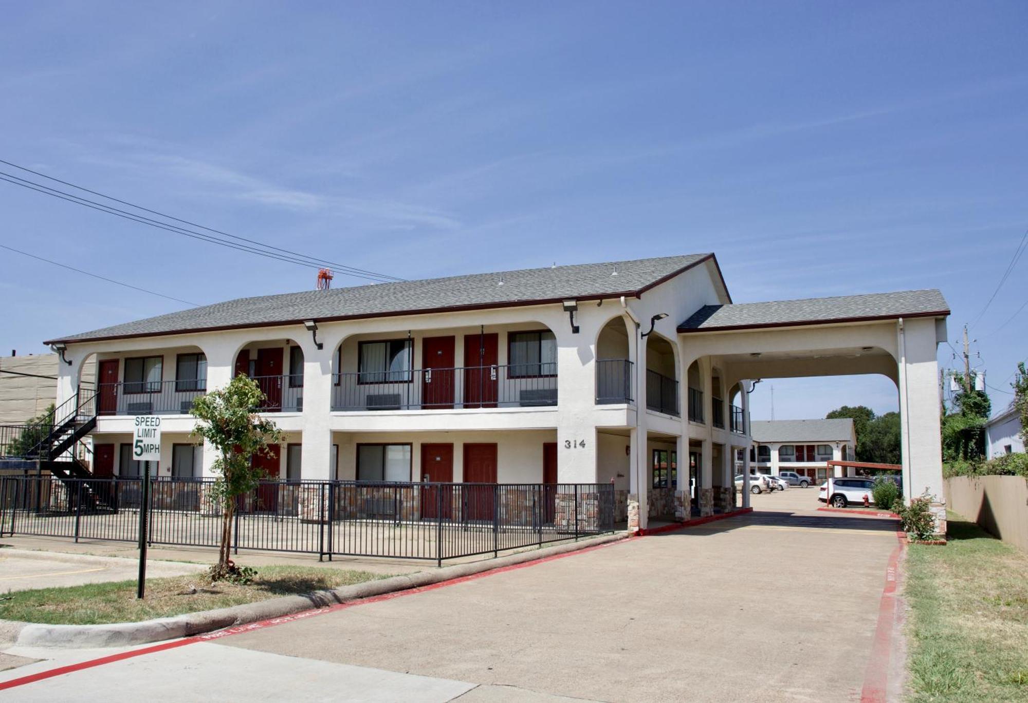 Executive Inn Of Arlington, Near At&T Stadium Bagian luar foto